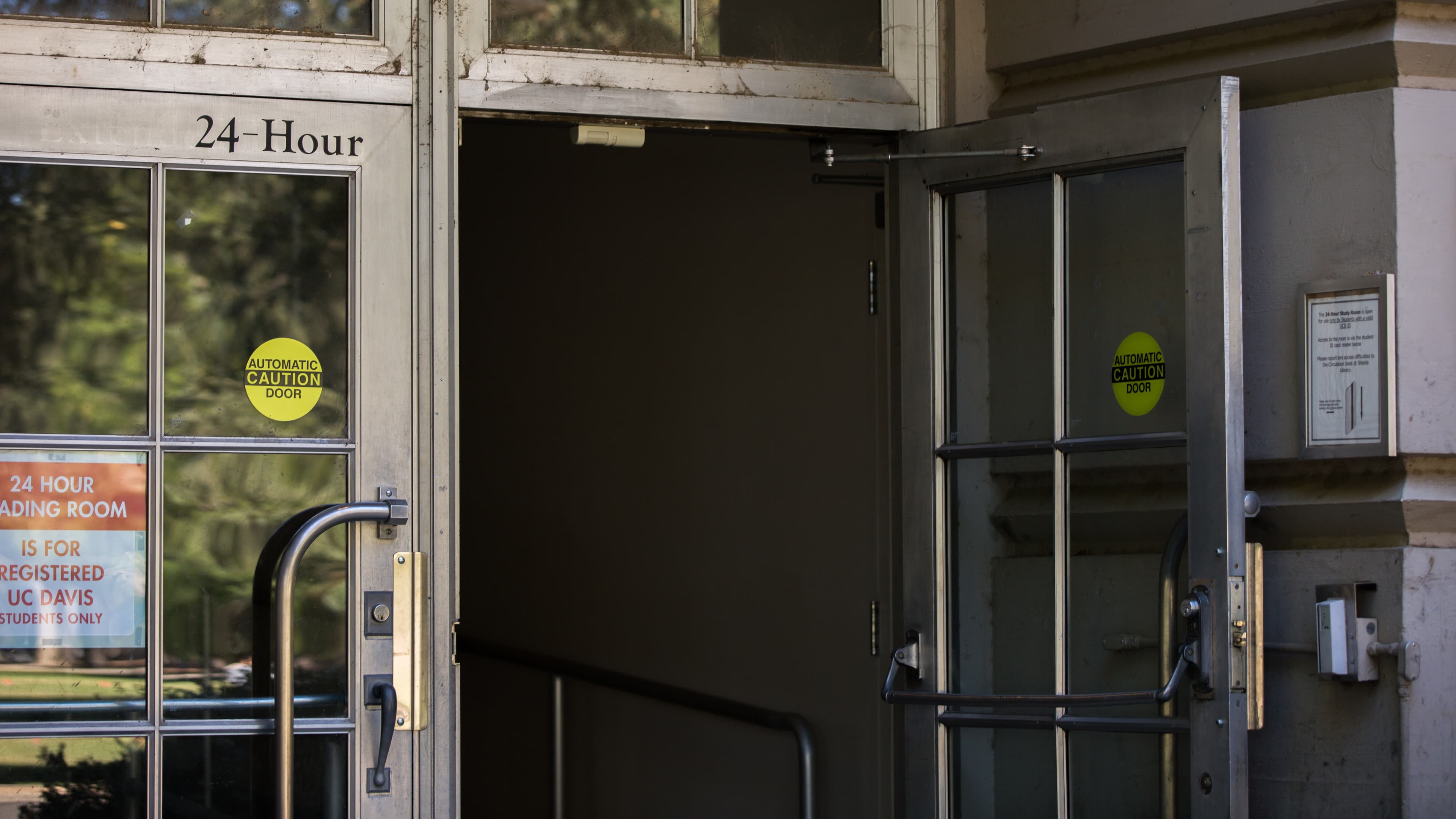 JAY GELVEZON / AGGIE