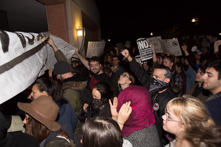 JAY GELVEZON / AGGIE