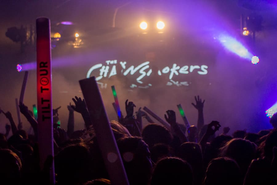 The Chainsmokers play for UC Davis students at the Ace of Spaces in Sacramento, CA. (JAY GELVEZON / AGGIE)