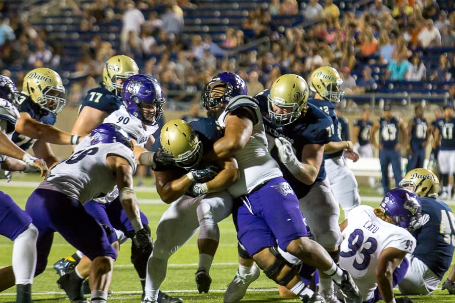 JAY GELVEZON / AGGIE