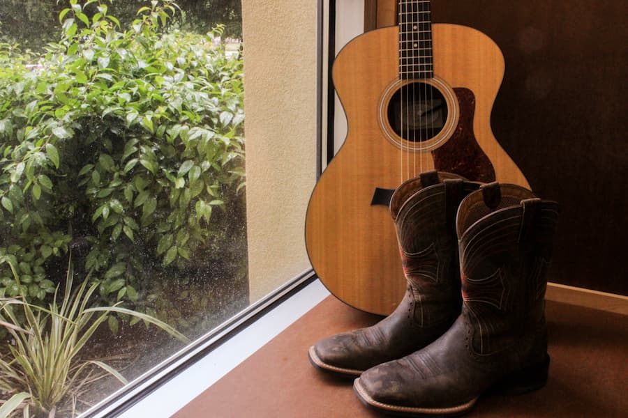 VENOOS MOSHAYEDI / AGGIE