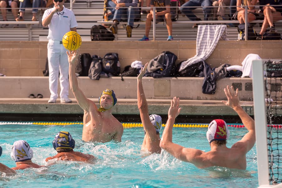 JAY GELVEZON / AGGIE