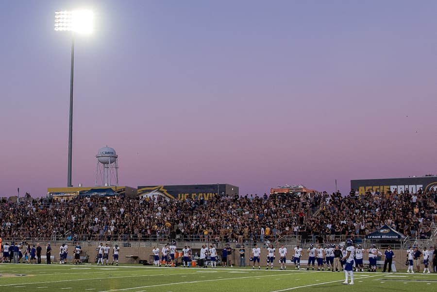 JAY GELVEZON / AGGIE