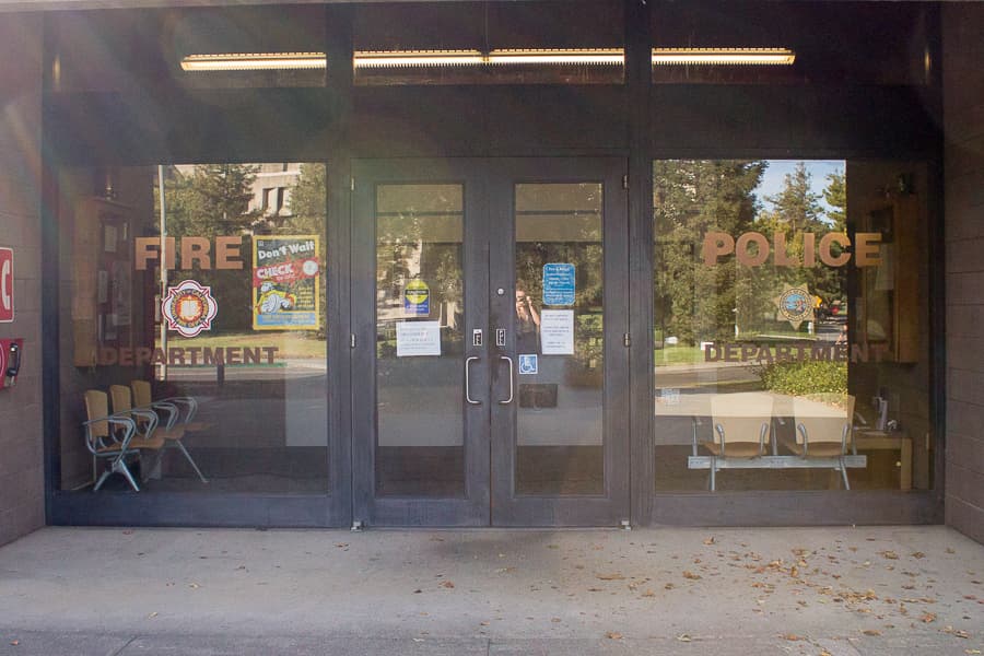 LUCY KNOWLES / AGGIE