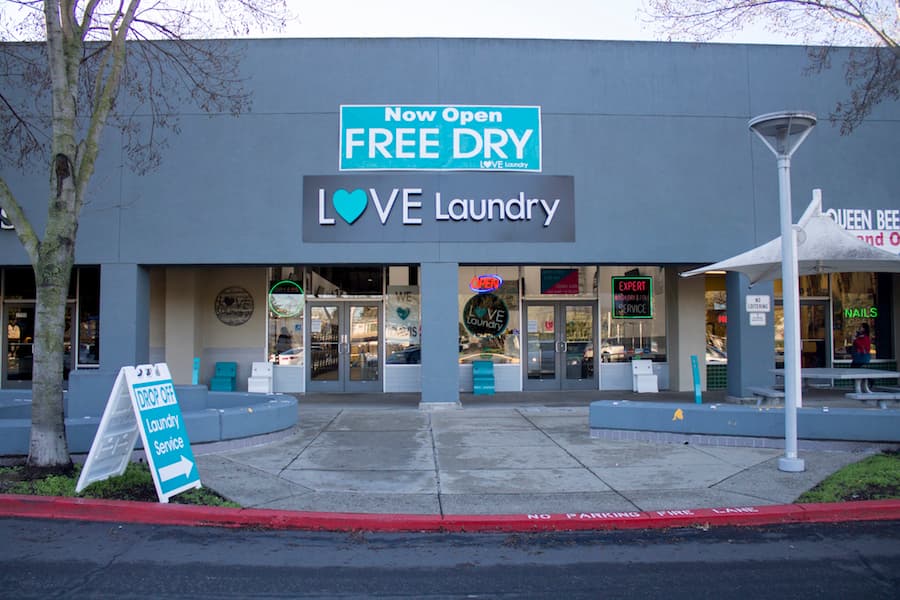 LUCY KNOWLES / AGGIE