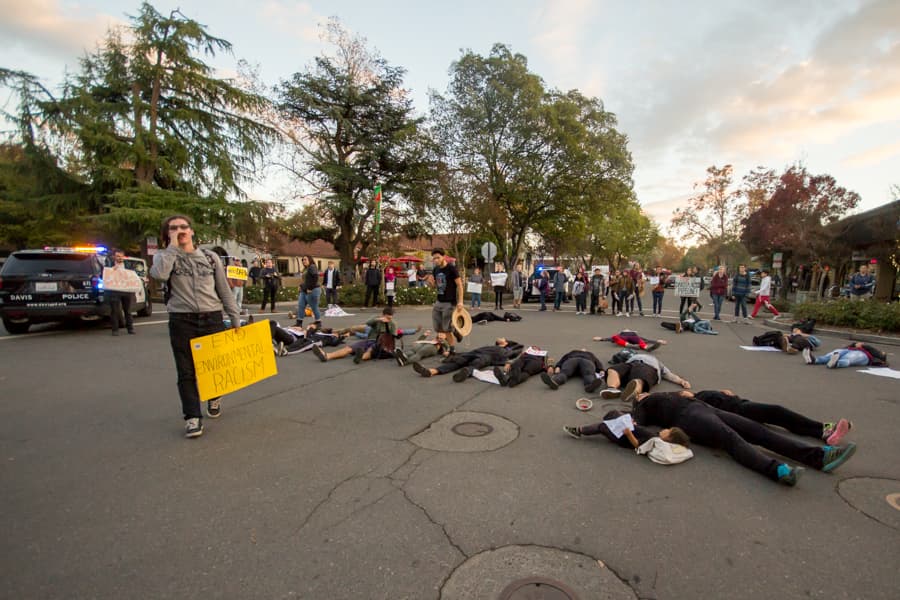 JAY GELVEZON / AGGIE