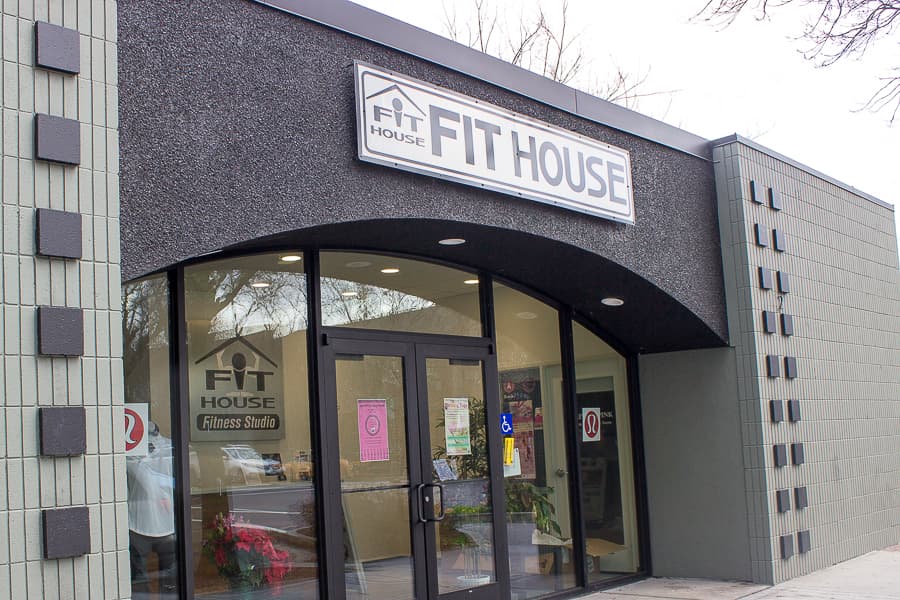 VENOOS MOSHAYEDI / AGGIE