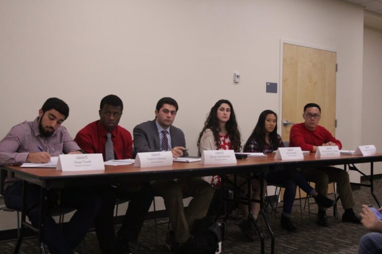 Elections Committee hosts ASUCD candidate forum