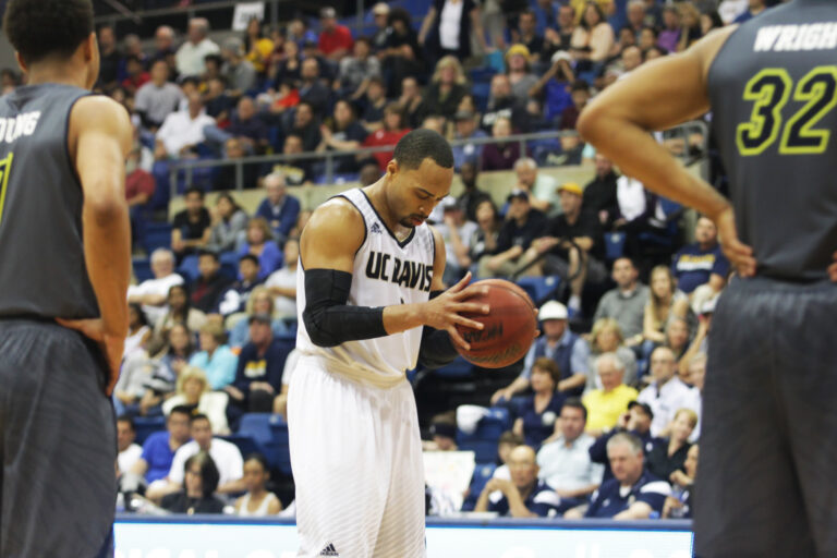 Corey Hawkins signs deal with Miami Heat