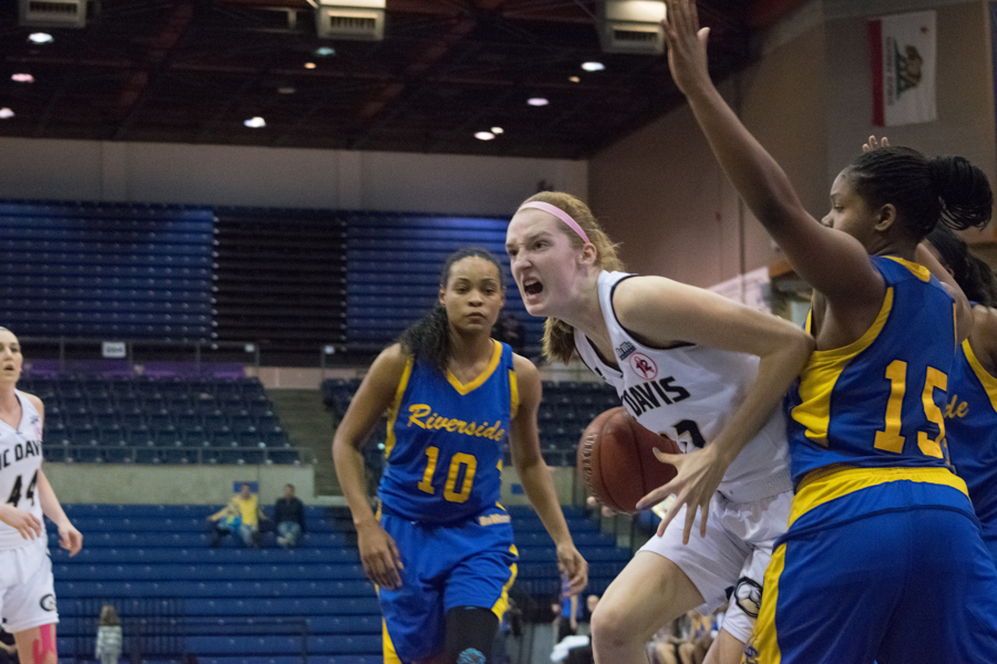 Redshirt freshman Morgan Bertsch drives to the basket en route to a 21 point night. (BRIAN LANDRY / AGGIE)