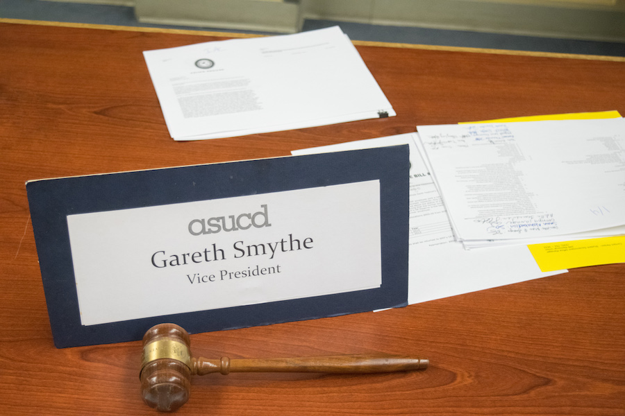 ASUCD Vice President Gareth Smythe presides over ASUCD Senate in regards to the prison divestment resolution. (BRIAN LANDRY / AGGIE)