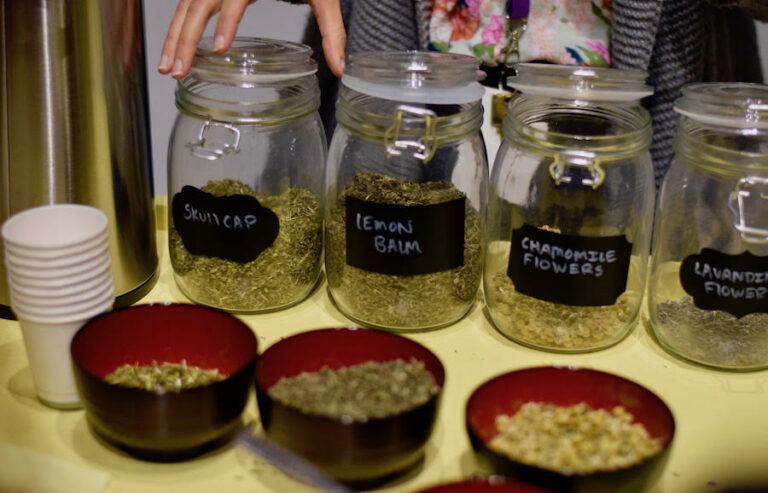 Manetti Shrem Museum holds “Make Your Own Tea Blend” event