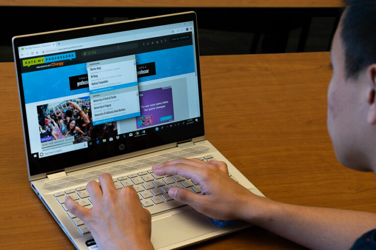 Students rate their professors on self-selective website