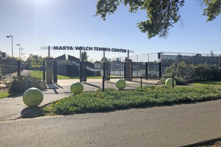 Women’s tennis gaining momentum as season closes