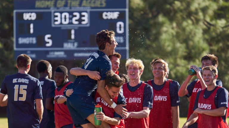 Aggies dominate Fullerton in Big West semifinal