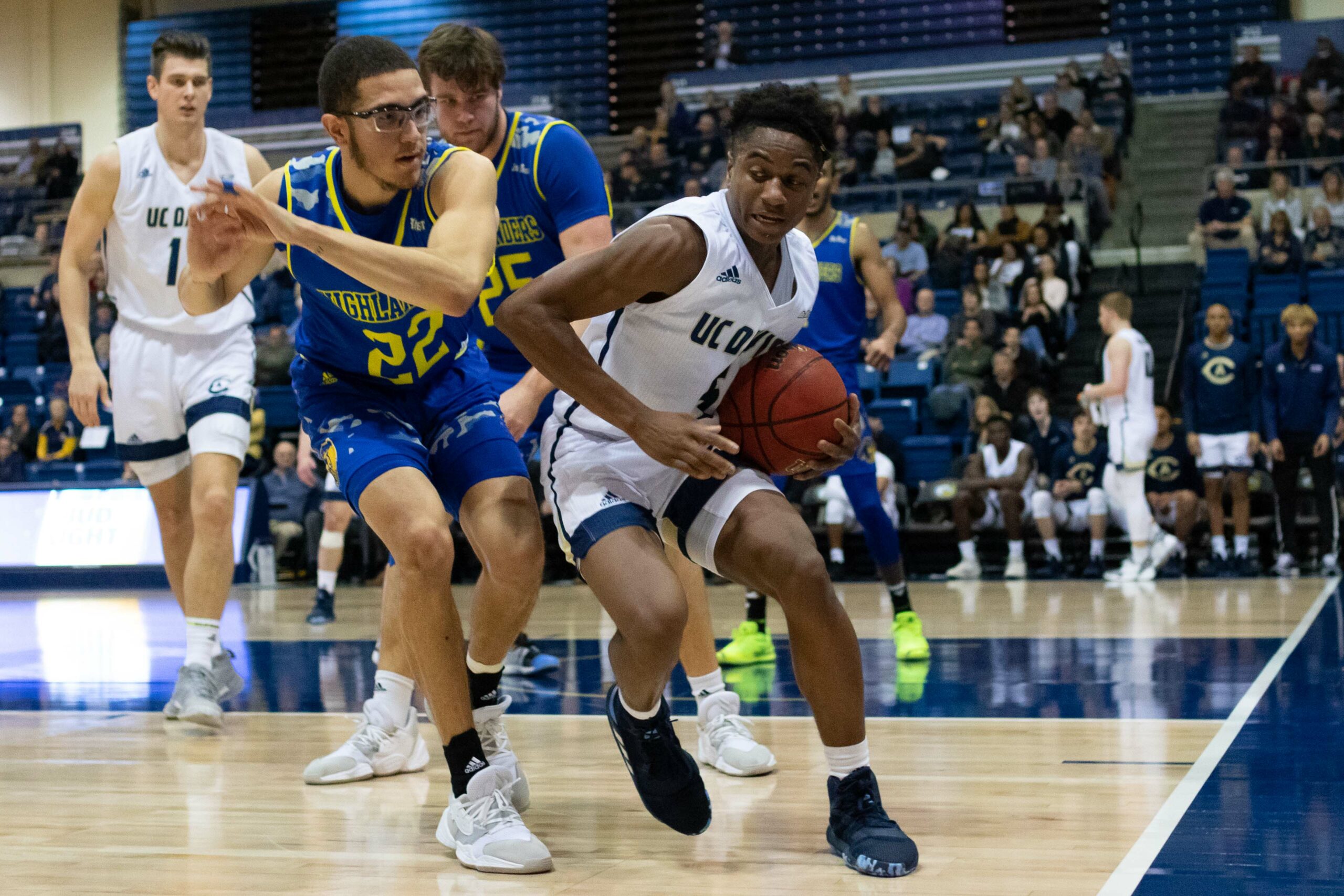 UC Davis men’s basketball drops tight conference opener - The Aggie