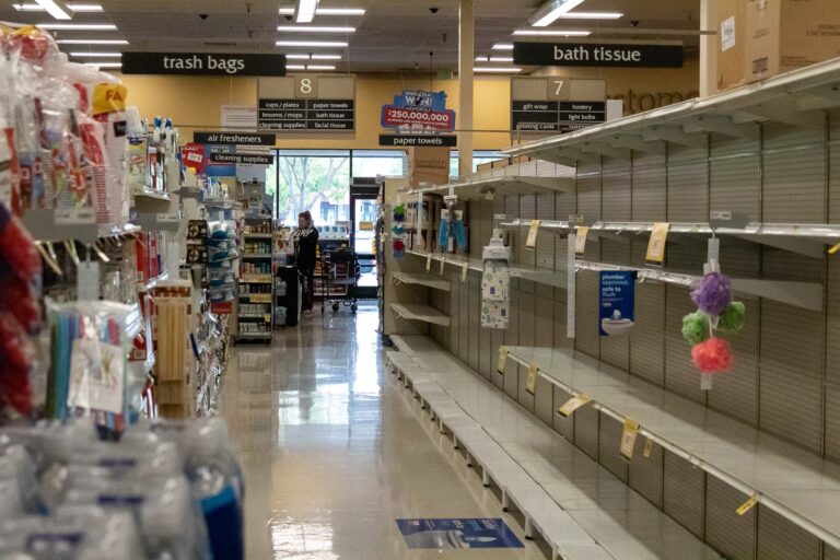 Davis Farmers Market remains open during coronavirus pandemic, enacts extra precautions