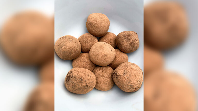 Recipes in quarantine: Dark chocolate avocado truffles