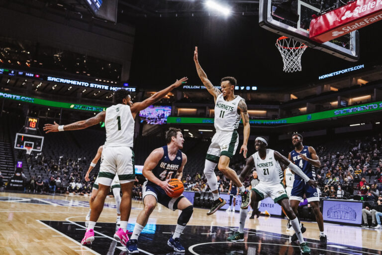 Aggies hold off Roadrunners after two-week layoff