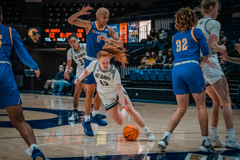 UC Riverside outlasts UC Davis women’s basketball down the stretch