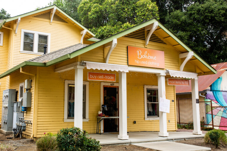 Students recommend thrift stores near, in Davis