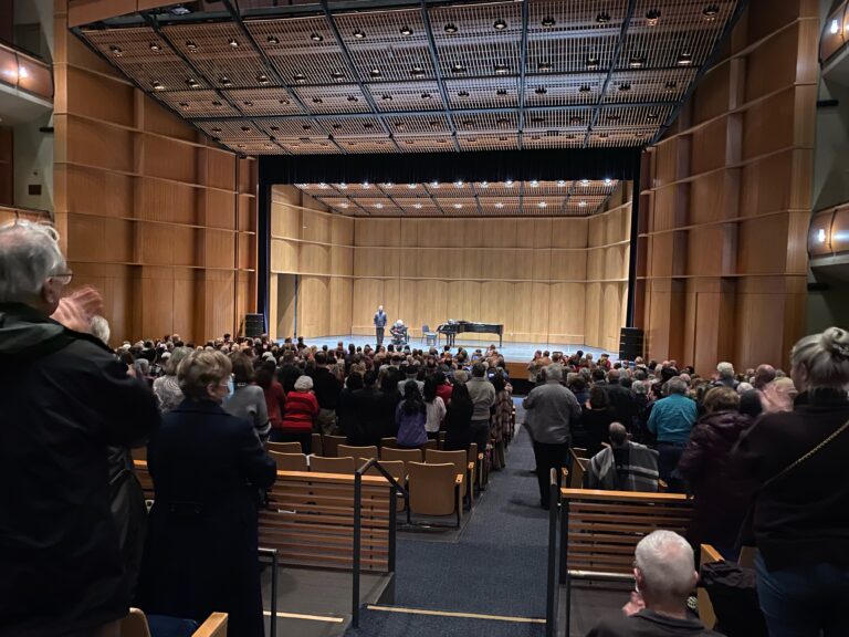 Itzhak Perlman brings wit and brilliance to the Mondavi stage