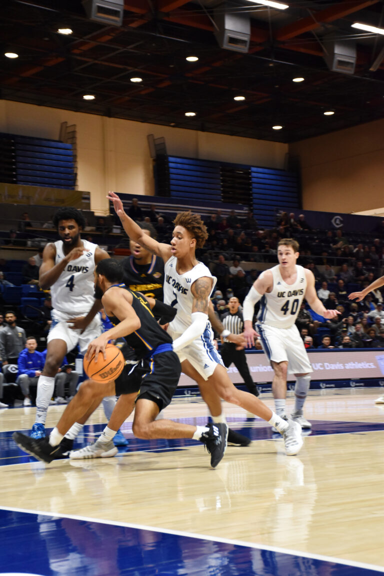 The Highlanders end UC Davis’s four-game win streak