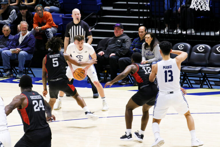 Elijah Pepper’s 32 points help UC Davis triumph over CSU Northridge