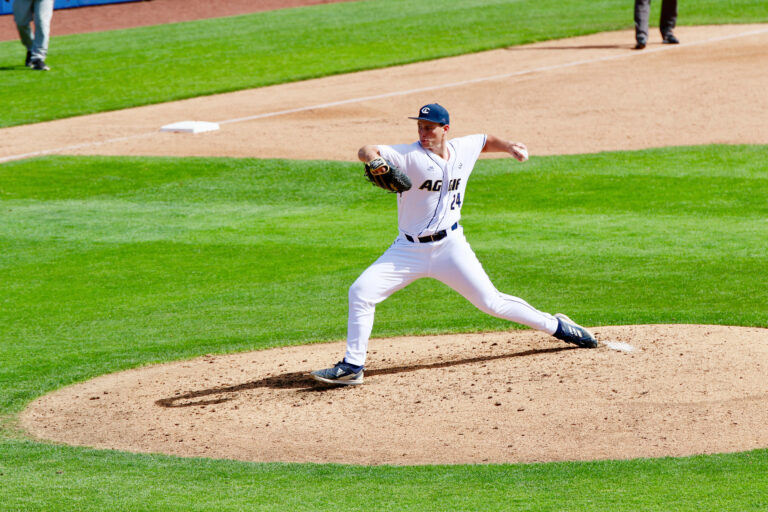 UC Davis Baseball wins series against UC Riverside after 11-6 victory