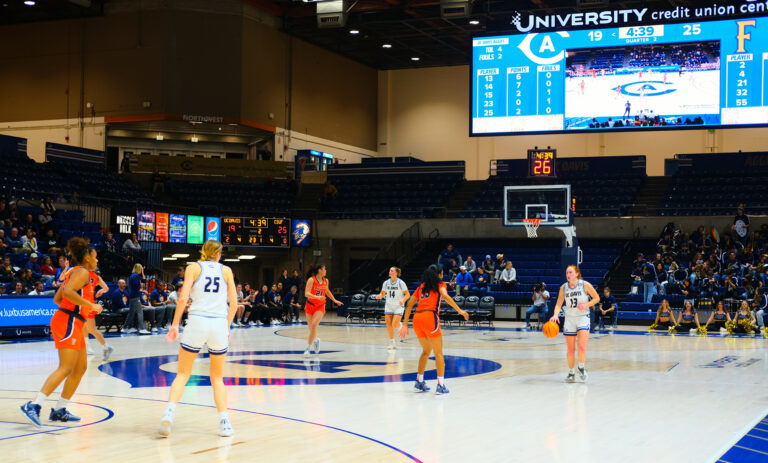 UC Davis women’s basketball defeats CSU Bakersfield Roadrunners 62-46