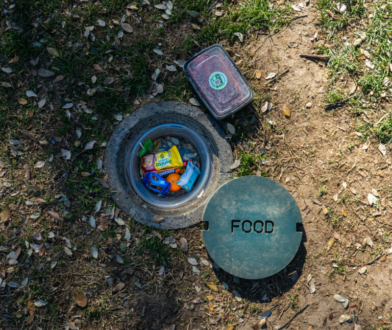 On-campus ‘food hole’ grabs the attention of the community