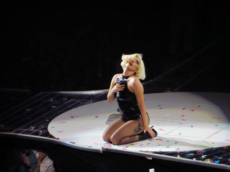 The old Gaga is back